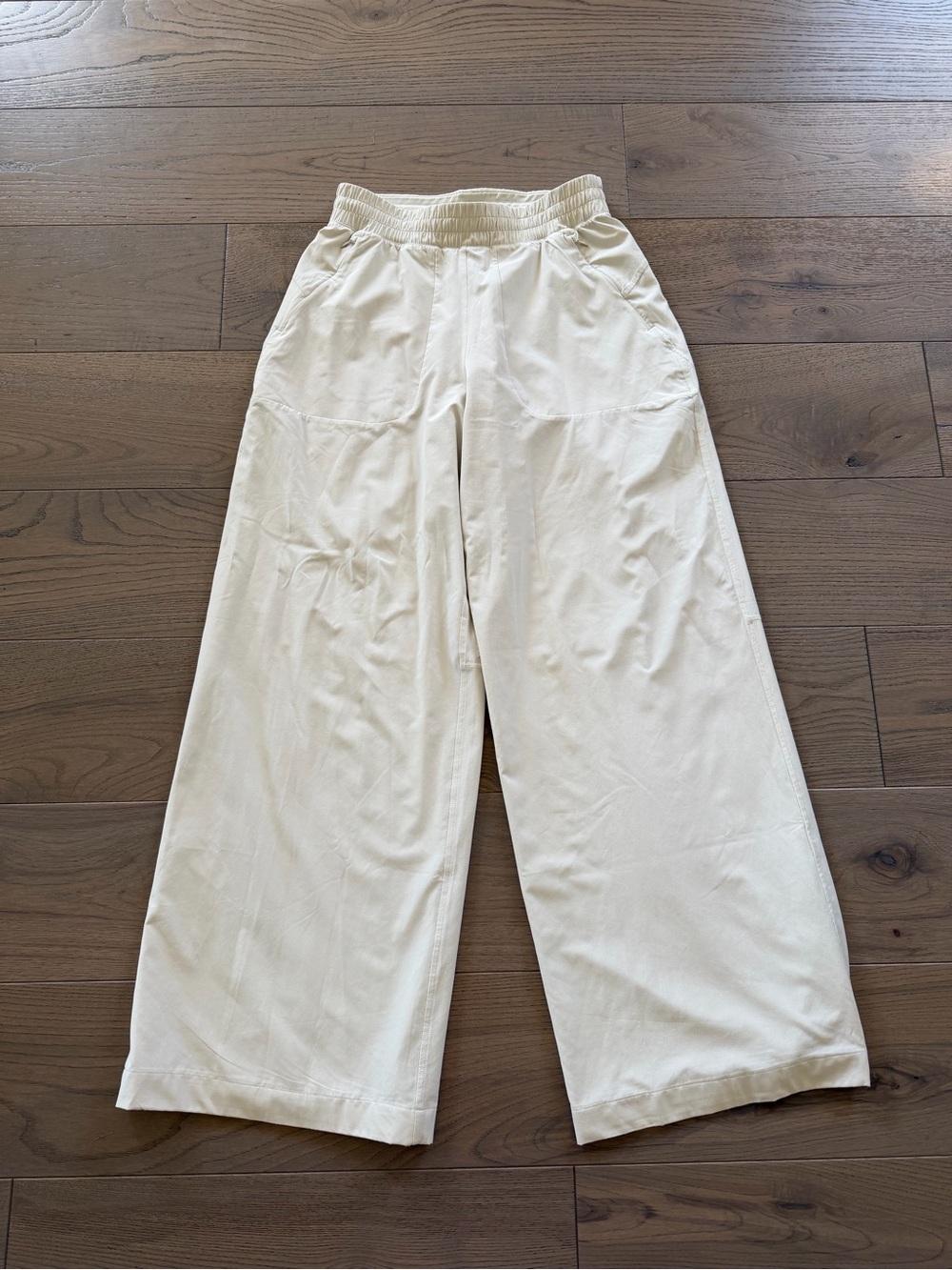 Lululemon Swift Mid-Rise Cream Wide-Leg Pant Sz 6